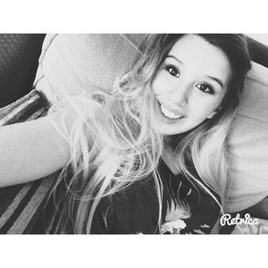 Meet your Posher, Faustina